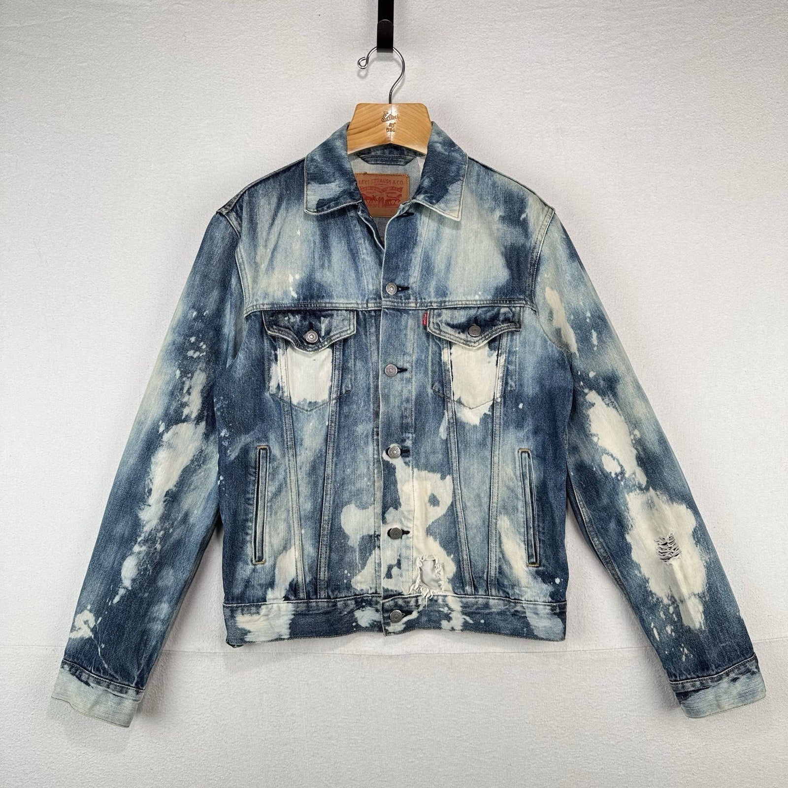 Levis Denim Jean Jacket Distressed and Bleached Men’s Medium