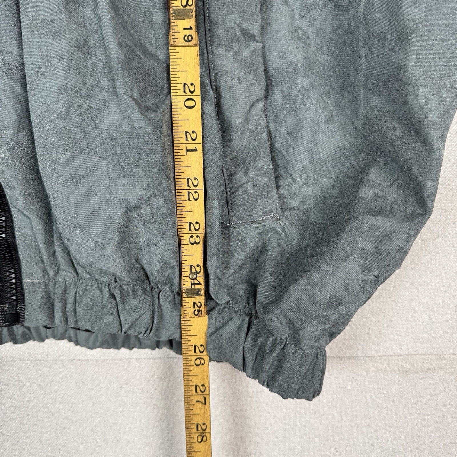 Army IFPU Jacket Men’s Small Gray Black Reflective Training Athletic Windbreaker