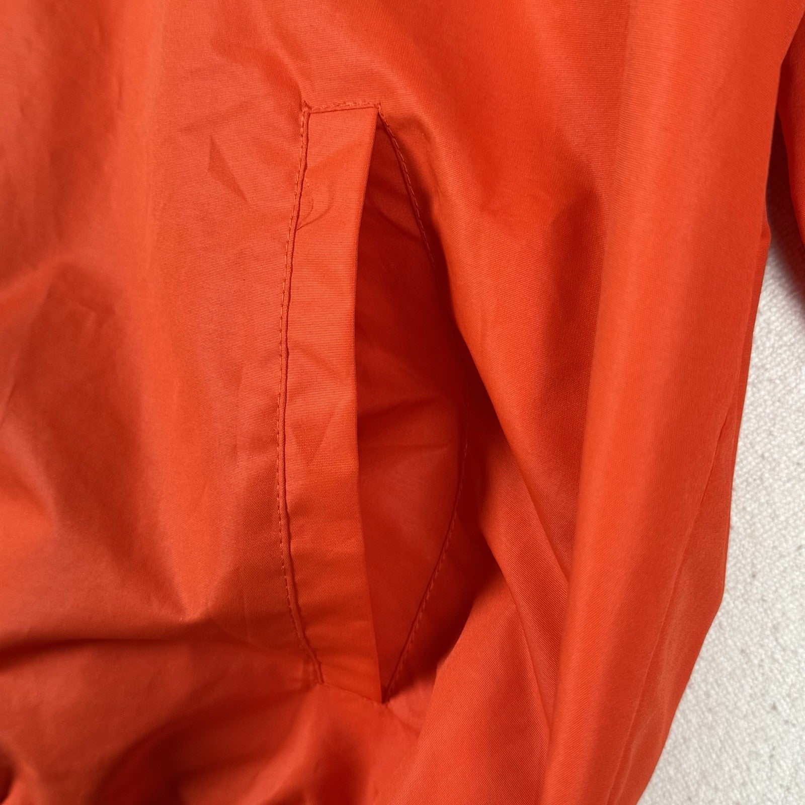 Men's Members Only  1/4 Zip Light Weight Jacket Size Large Orange Blue Spellout