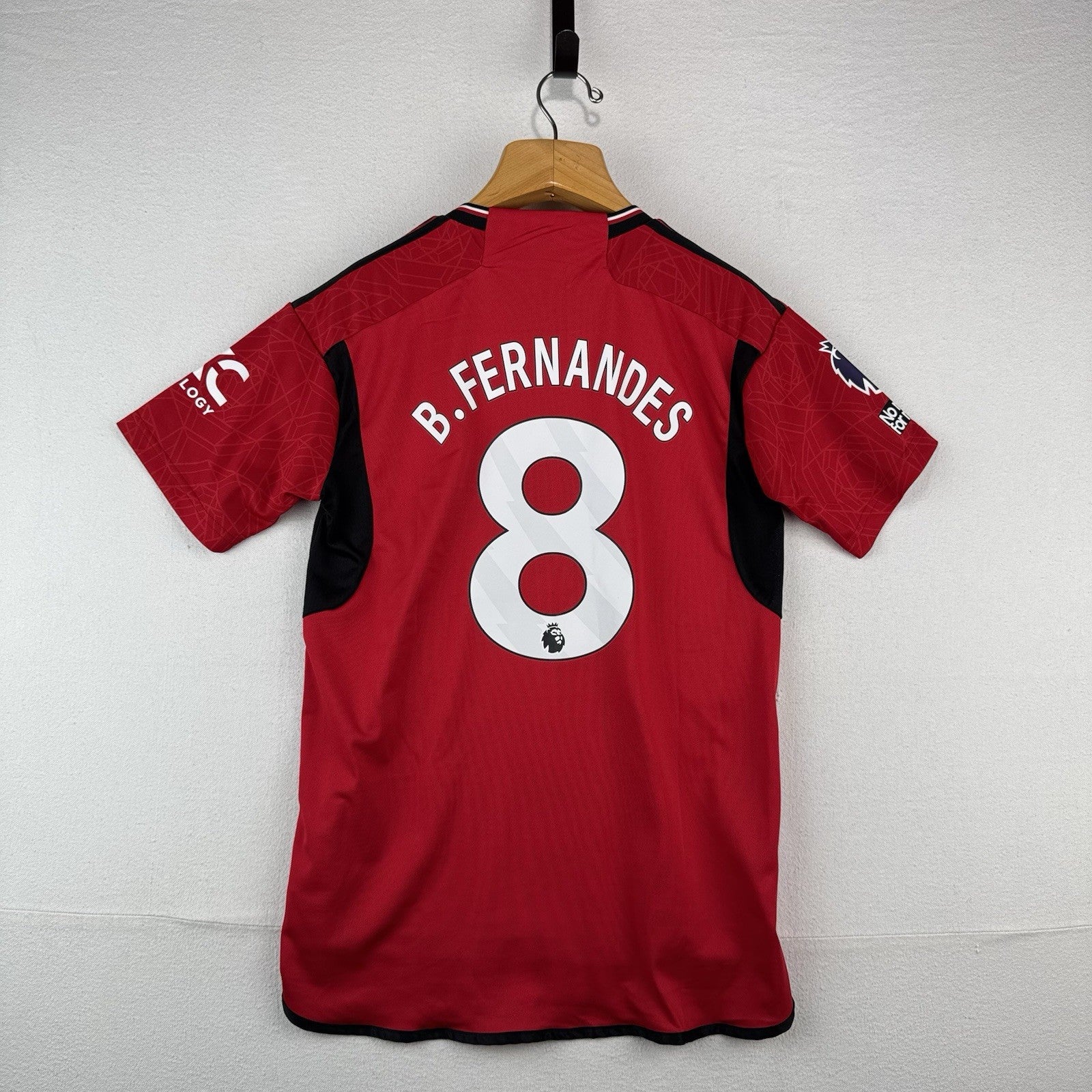 Manchester United B. Fernandes Jersey 2023/2024 Home Football Shirt Men’s Medium