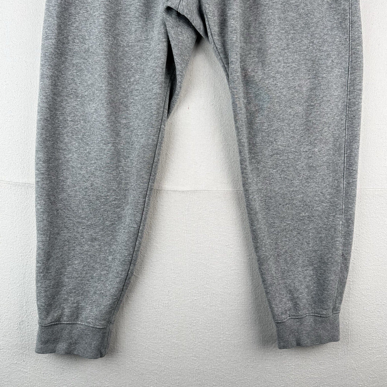 Nike Sportswear Club Fleece Joggers Mens Large Gray Sweatpants